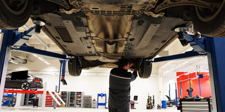 Vie autosi määräaikaishuoltoon ajoissa ja säästä lomamatkan verran rahaa!